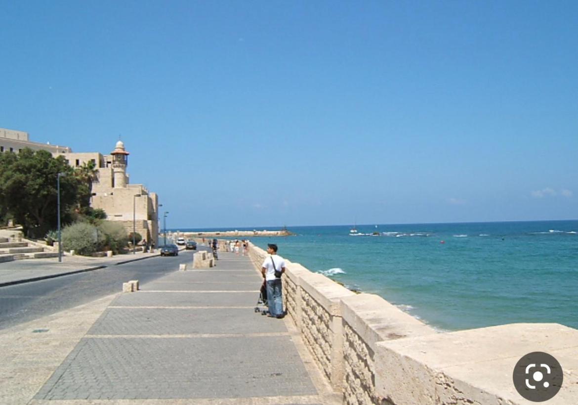 A New Jaffa Gallery Apartment A Minute From The Beach And Entertainment Centers 텔아비브 외부 사진